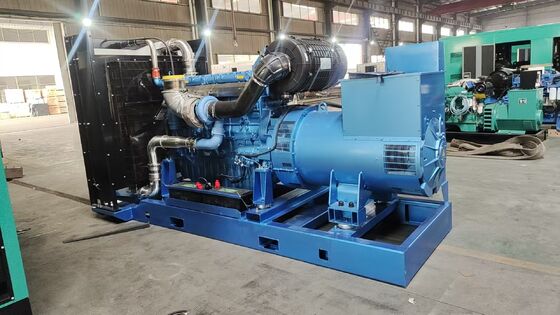 1500/1800rpm Rated Speed Weichai  750KVA/600KW Diesel Generator Set with 6M33D725E310 Engine Model and 15.7L/h Fuel Consumption