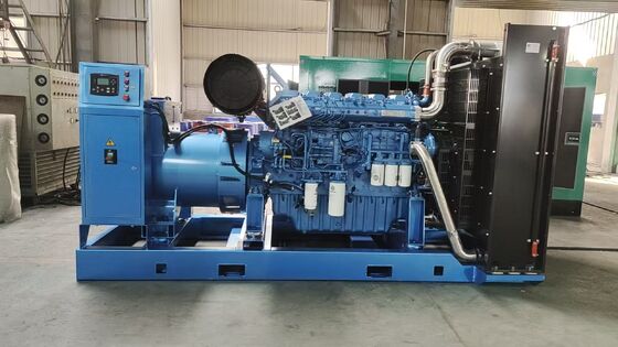 1500/1800rpm 定速 ワイチャイ 750KVA/600KW ディーゼル発電機セット 6M33D725E310 エンジンモデルと 15.7L/h 燃料消費量